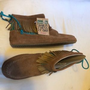 Sanuk Booties - leather - size 8
